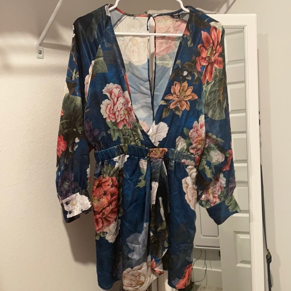 Short jumpsuit - Picture 1 of 5